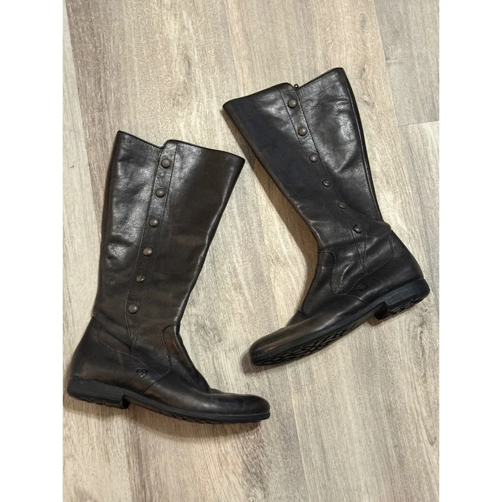 Born Womens B42222 Tall Leather Riding Boots Brown Button Detail‎ Size 7 38